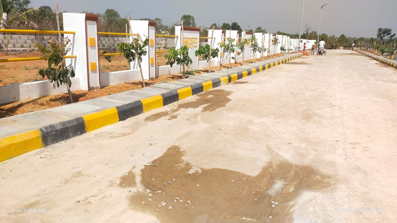 Plots for sale near Yadagirigutta. Rs.5000/- per Sq Yard